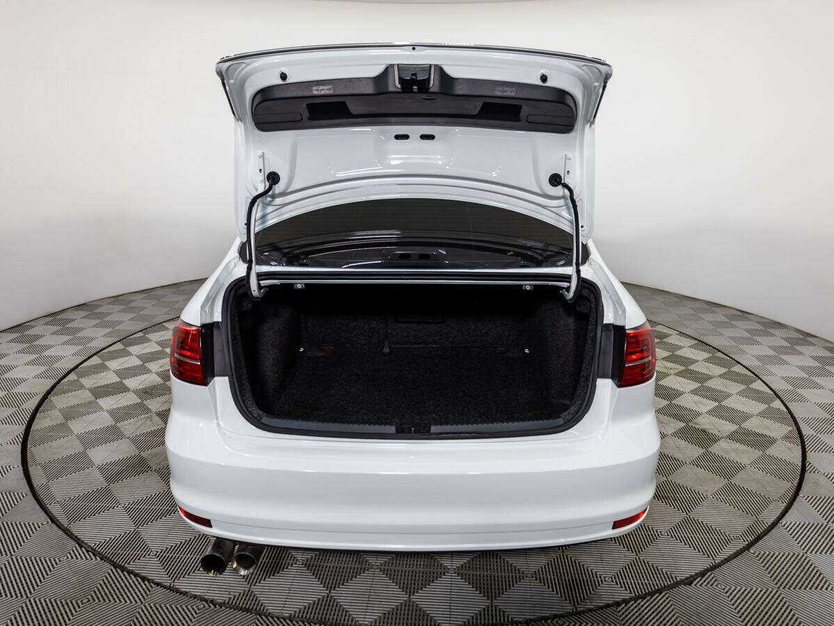 Volkswagen Jetta 2017 года с пробегом. Фото: #15