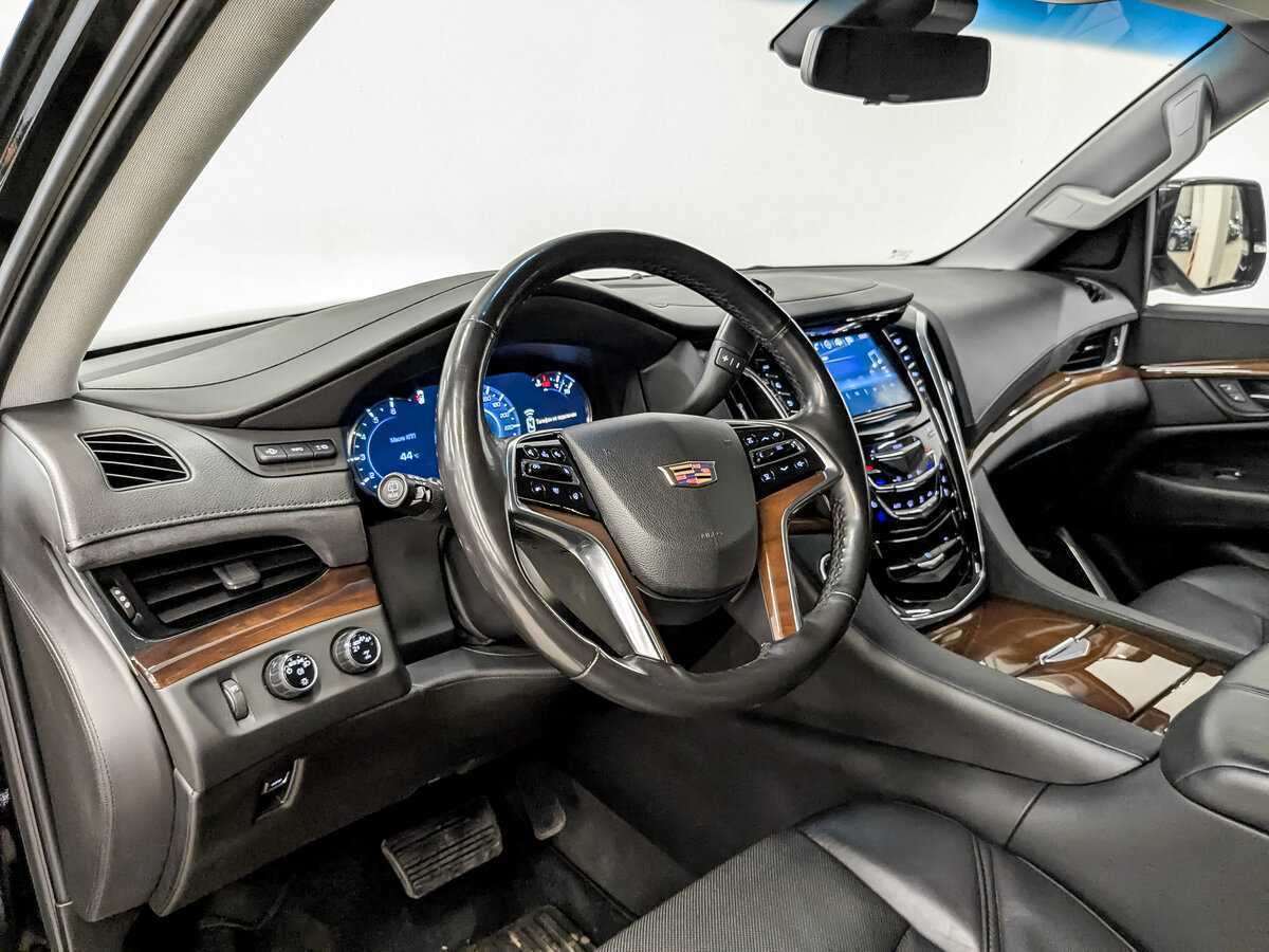 Cadillac Escalade 2017 года с пробегом. Фото: #15