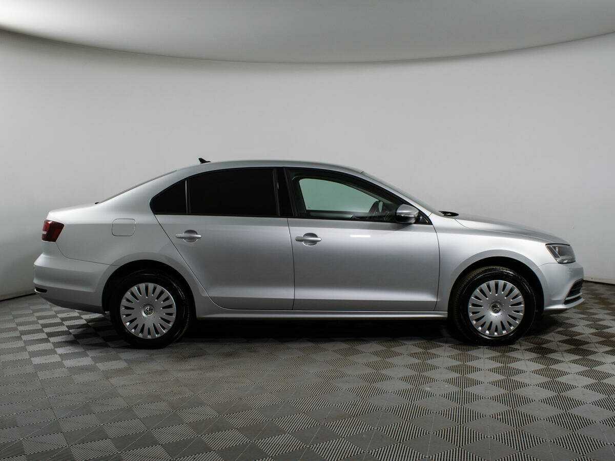 Volkswagen Jetta 2018 года с пробегом. Фото: #3