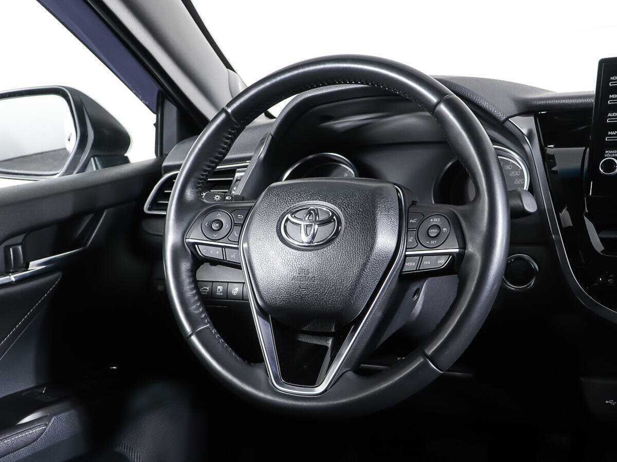 Toyota Camry 2021 года с пробегом. Фото: #14