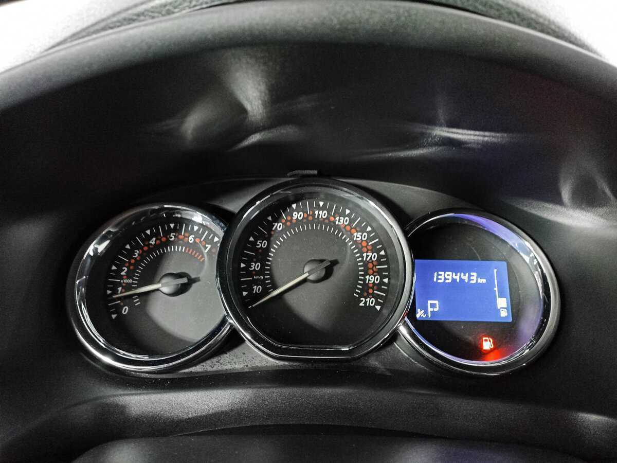 Renault Sandero 2016 года с пробегом. Фото: #9