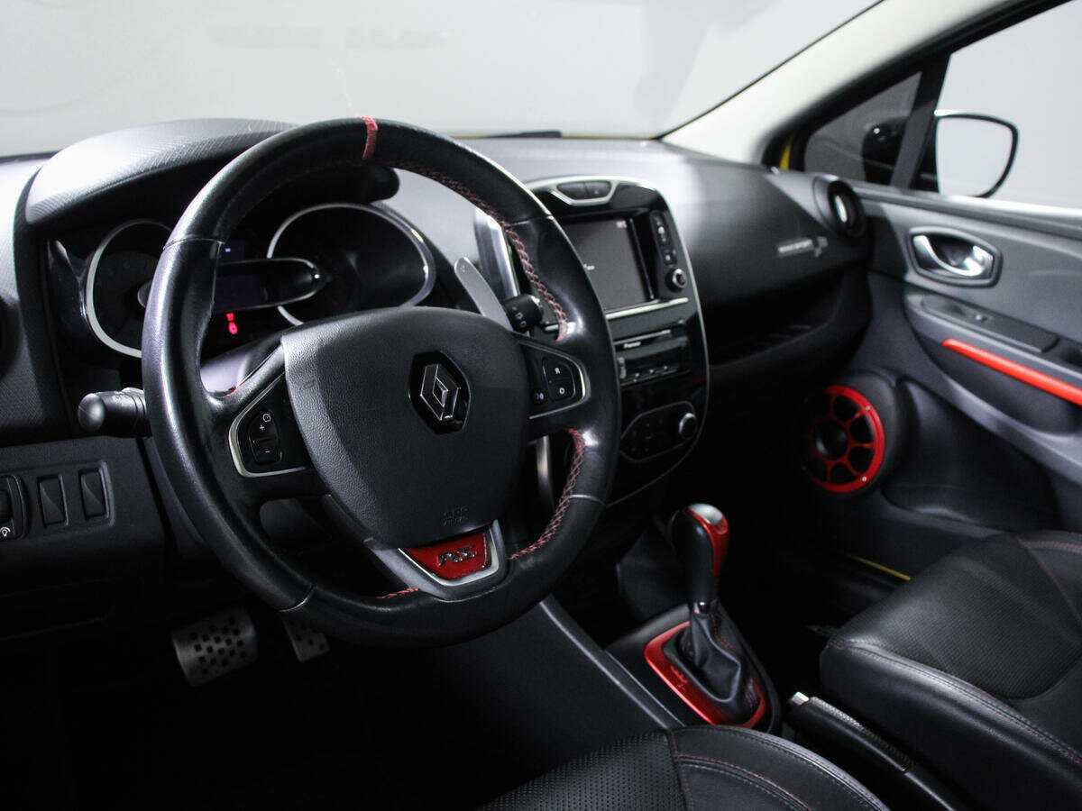 Renault Clio RS 2015 года с пробегом. Фото: #13