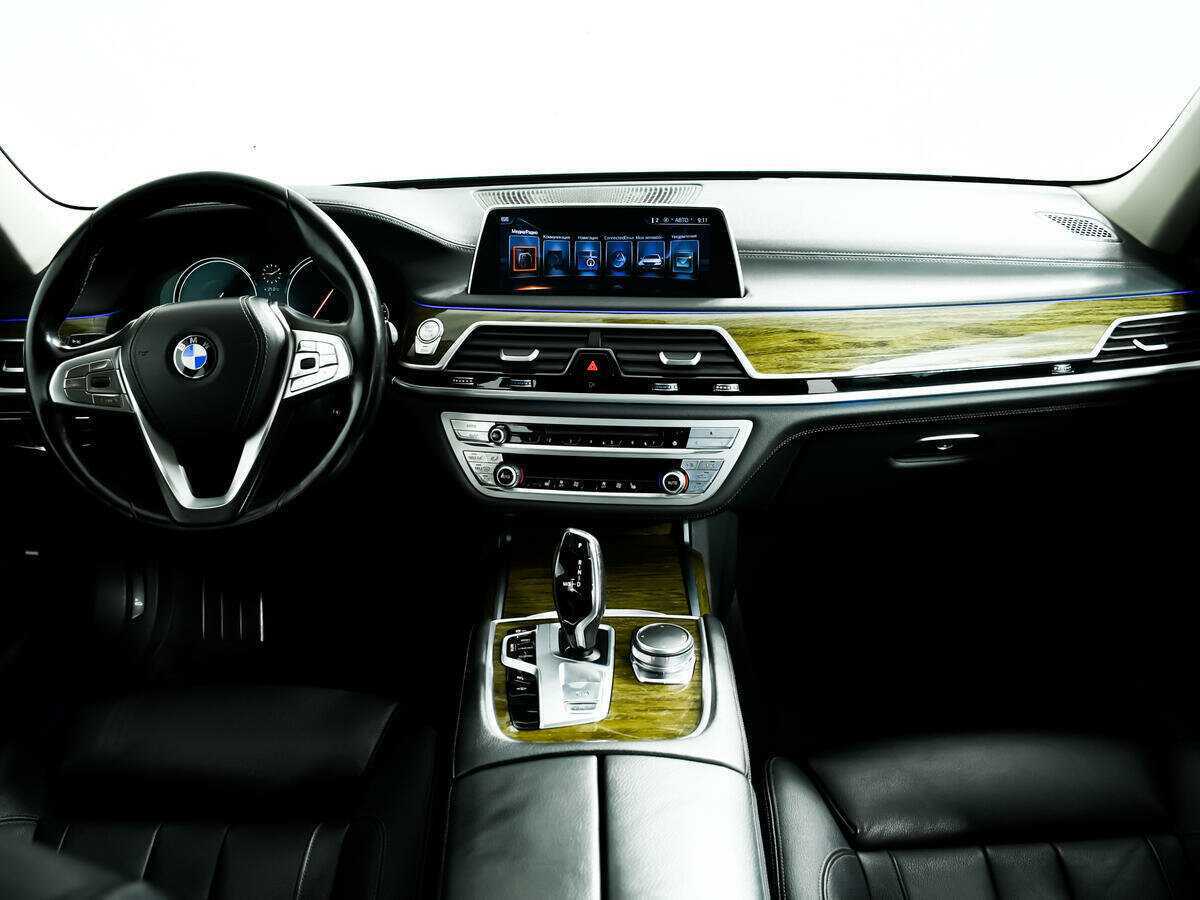 BMW 7 серии 2016 года с пробегом. Фото: #10
