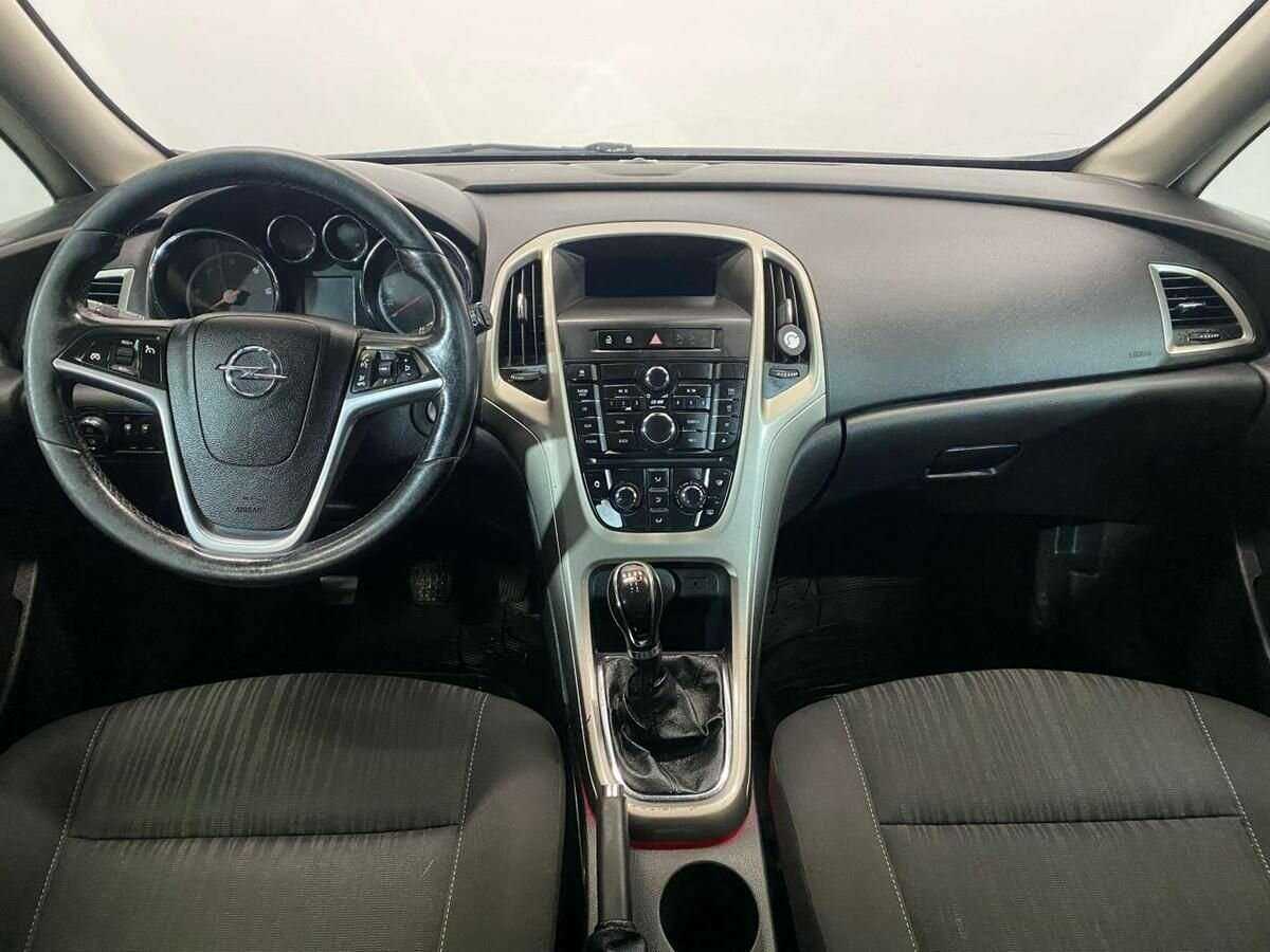 Opel Astra 2010 года с пробегом. Фото: #8