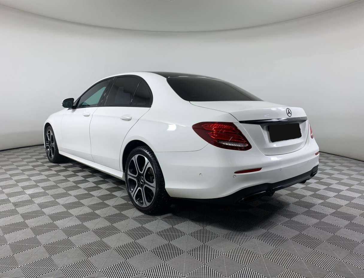 Mercedes-Benz E-Класс 2018 года с пробегом. Фото: #6