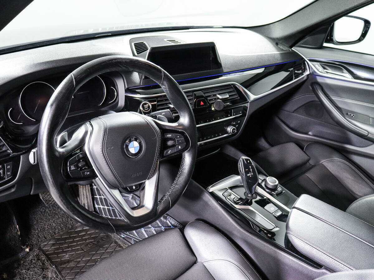 BMW 5 серии 2019 года с пробегом. Фото: #11