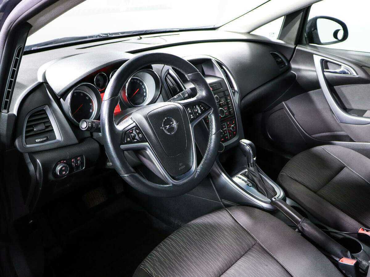Opel Astra 2014 года с пробегом. Фото: #11