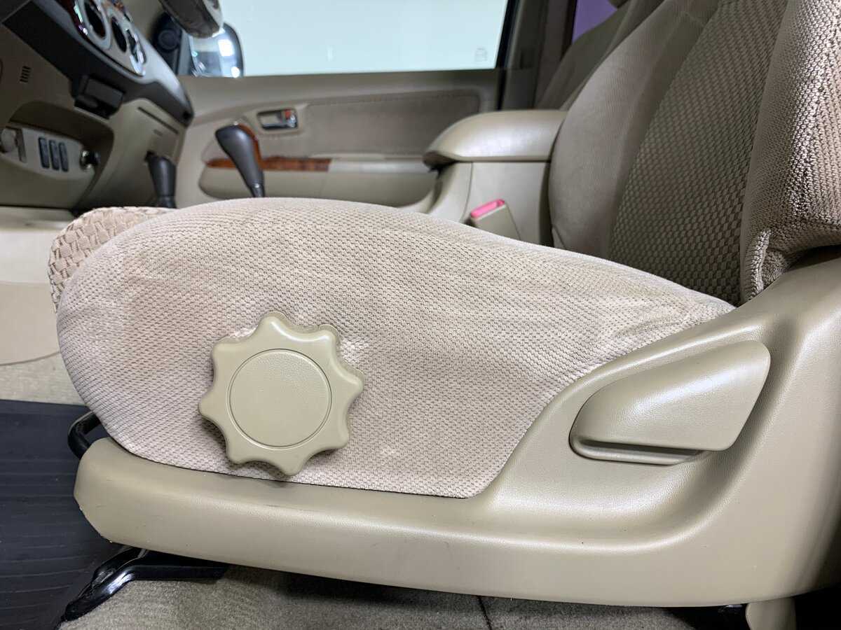 Toyota Fortuner 2011 года с пробегом. Фото: #13