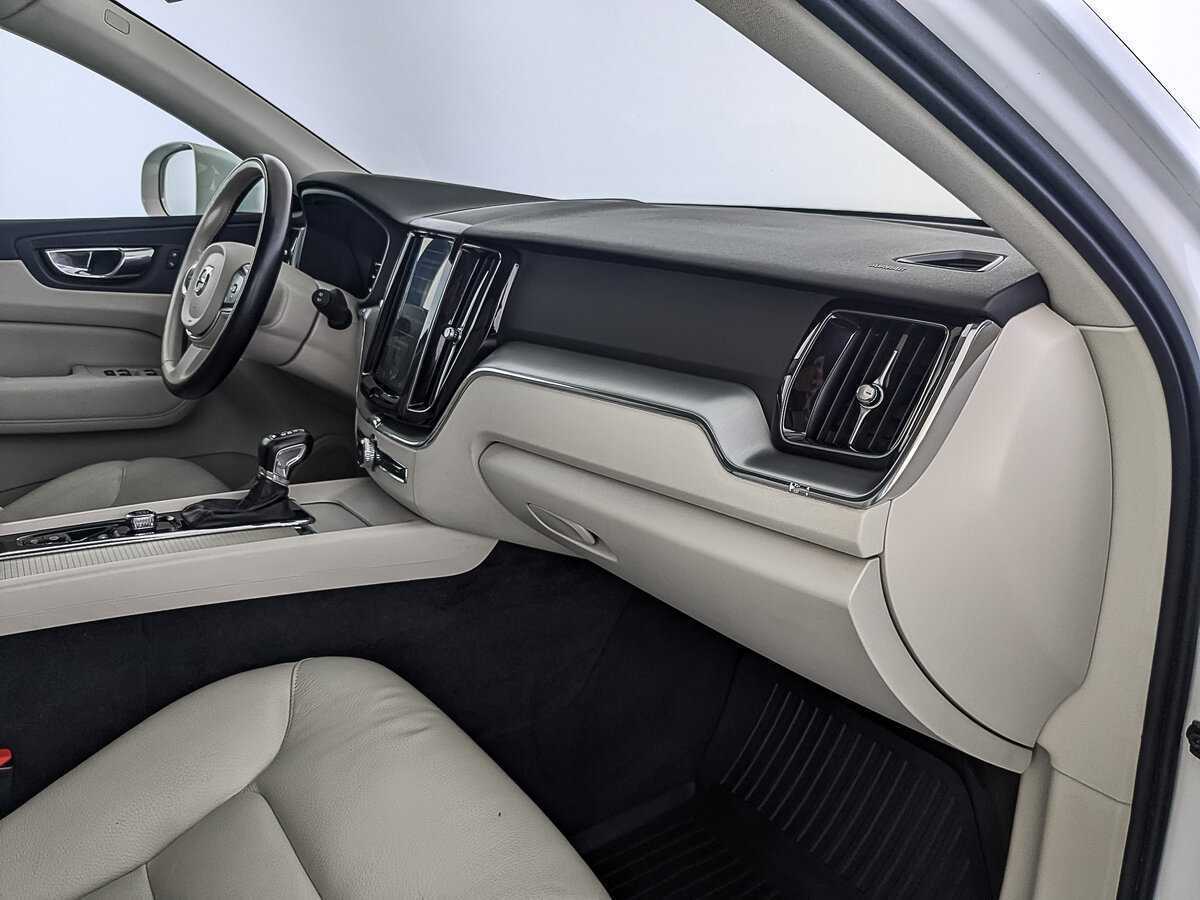 Volvo XC60 2018 года с пробегом. Фото: #12