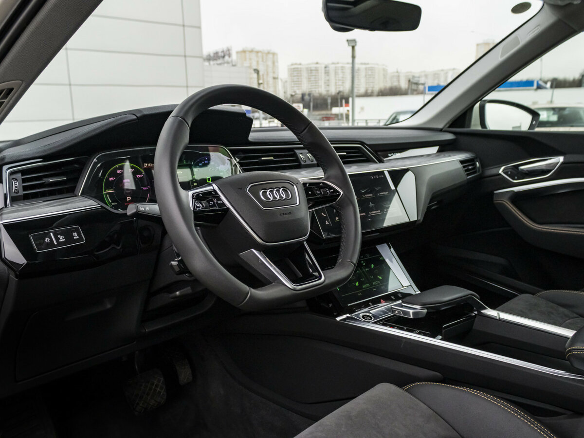 Audi e-tron 2023 года с пробегом. Фото: #11