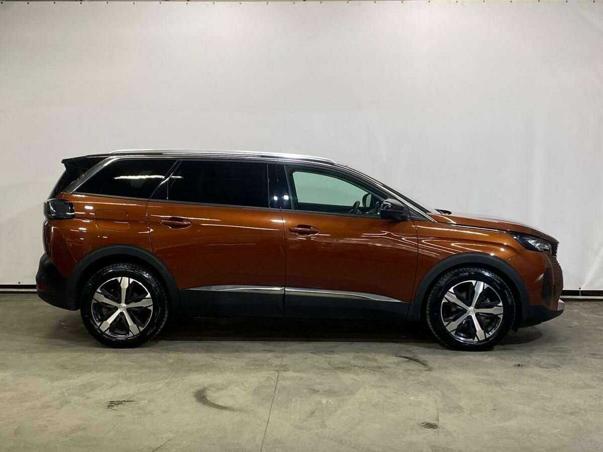 Peugeot 5008 2021 года с пробегом. Фото: #3