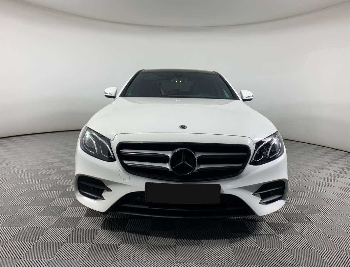 Mercedes-Benz E-Класс 2018 года с пробегом. Фото: #1