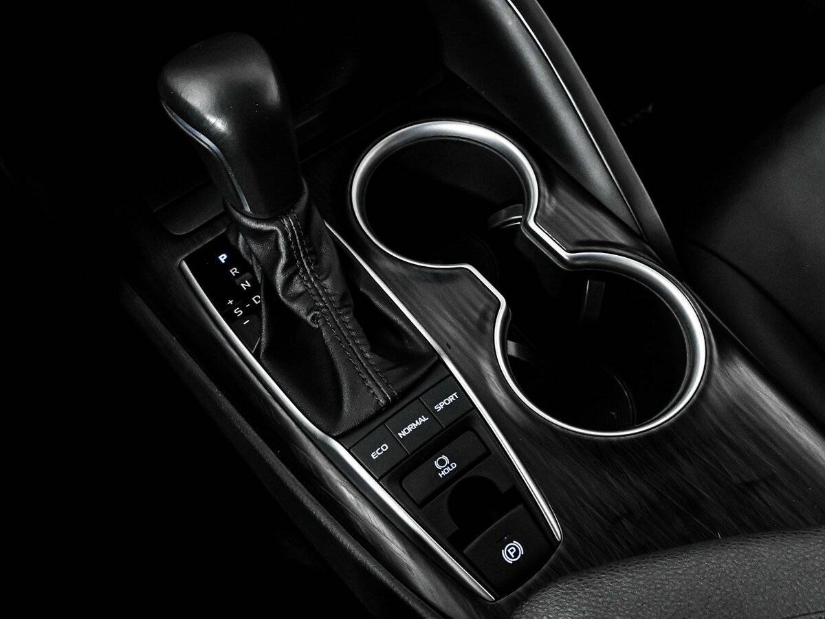 Toyota Camry 2023 года с пробегом. Фото: #19