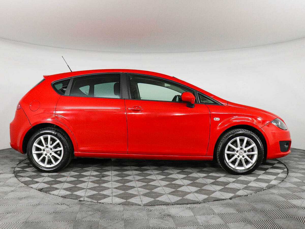 SEAT Leon 2012 года с пробегом. Фото: #2
