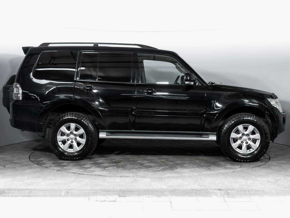 Mitsubishi Pajero 2011 года с пробегом. Фото: #3