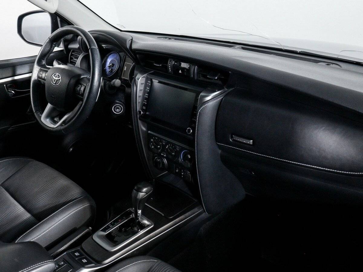Toyota Fortuner 2021 года с пробегом. Фото: #3