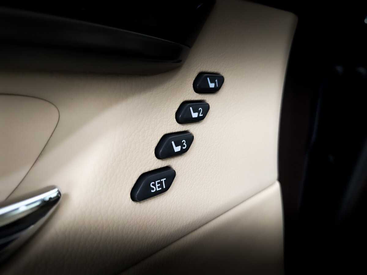 Lexus ES 2015 года с пробегом. Фото: #21