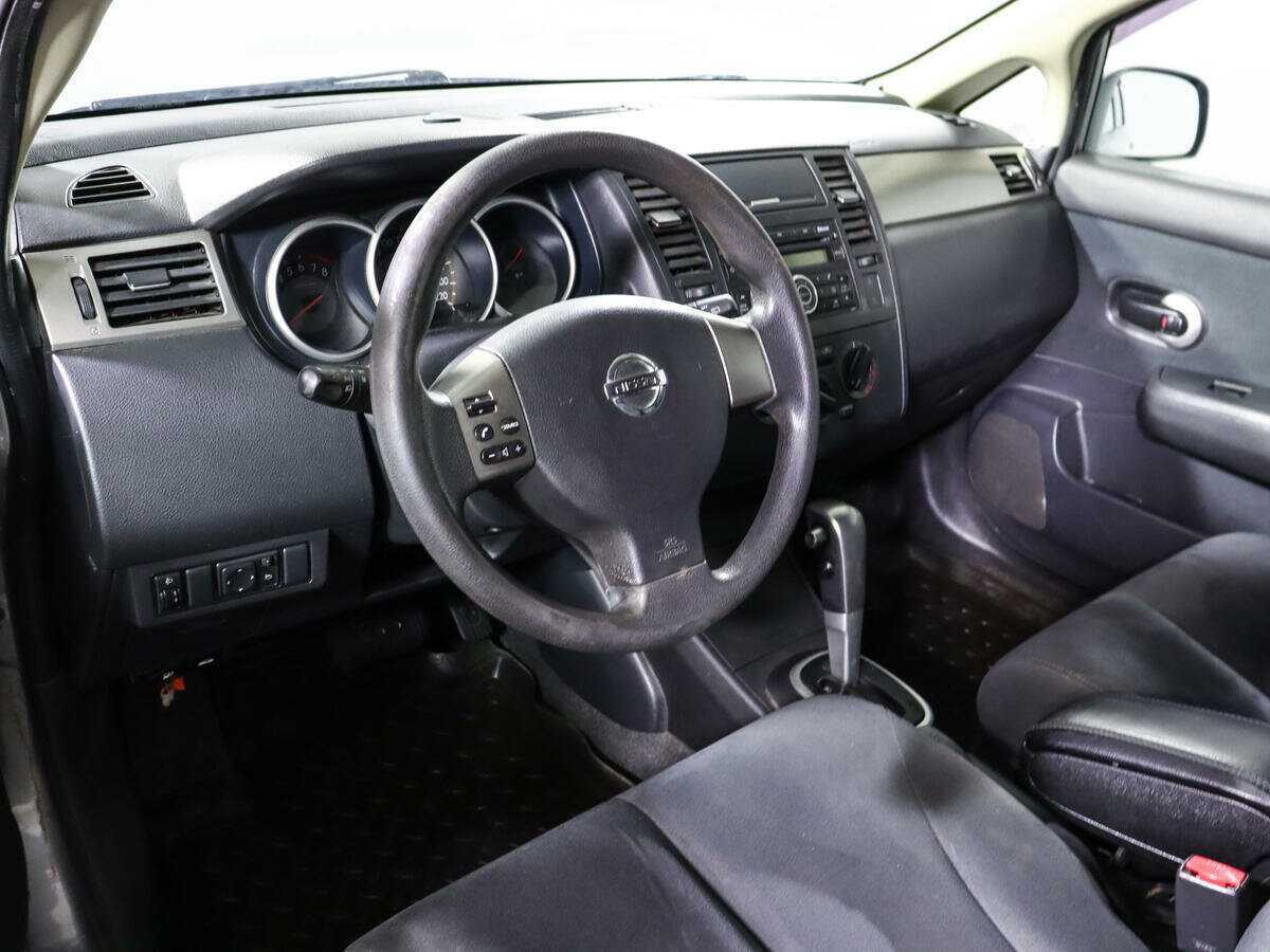 Nissan Tiida 2010 года с пробегом. Фото: #11