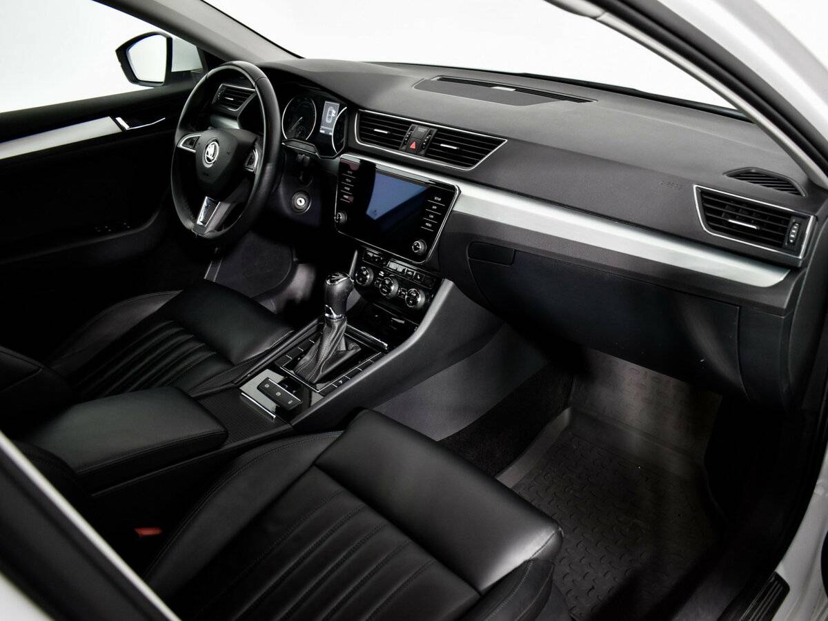 Skoda Superb 2018 года с пробегом. Фото: #10