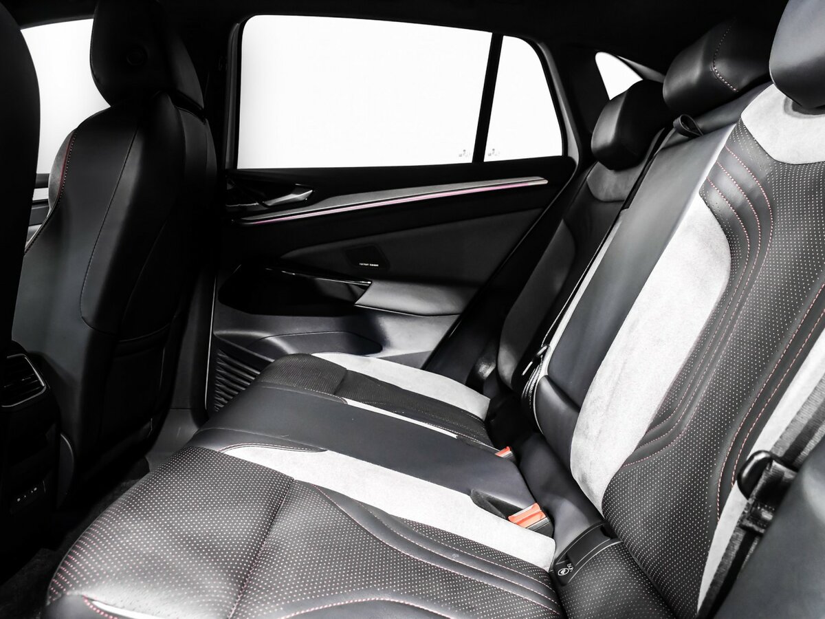 Volkswagen ID.4 2023 года с пробегом. Фото: #11