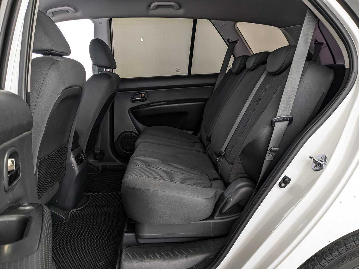 Kia Carens 2011 года с пробегом. Фото: #13