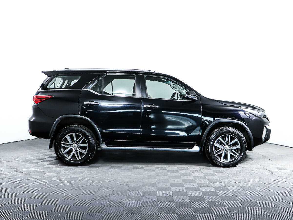 Toyota Fortuner 2018 года с пробегом. Фото: #1