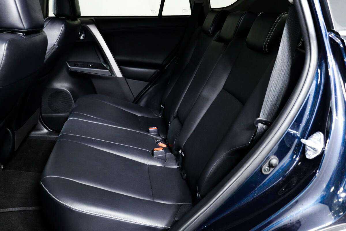 Toyota RAV4 2019 года с пробегом. Фото: #11