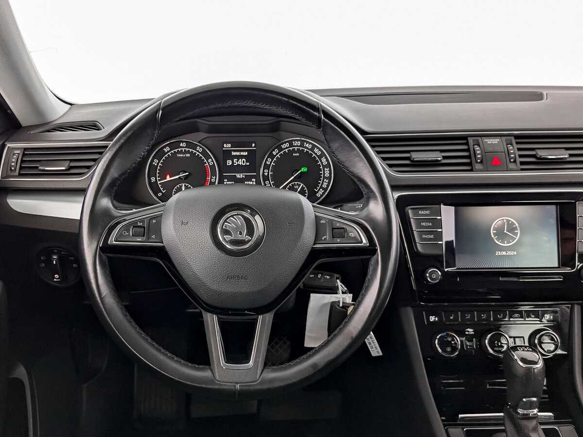 Skoda Superb 2018 года с пробегом. Фото: #16