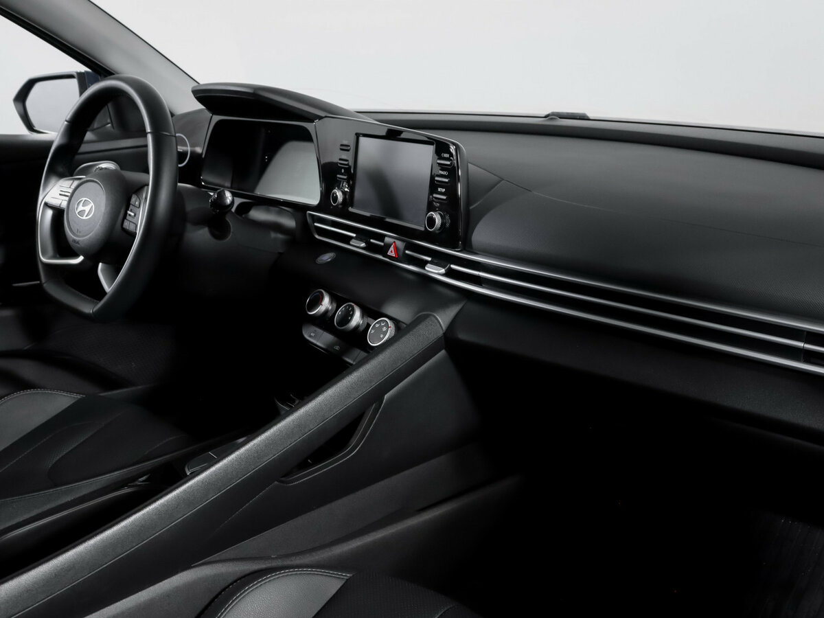 Hyundai Elantra 2023 года с пробегом. Фото: #6