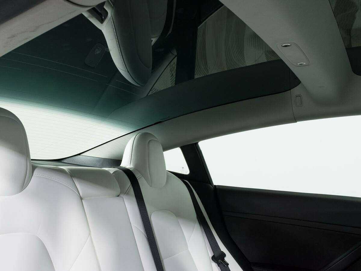 Tesla Model 3 2022 года с пробегом. Фото: #12