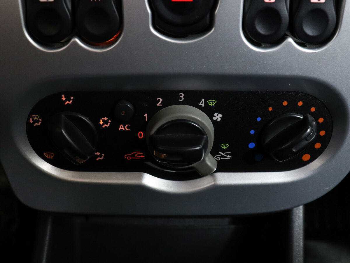 Renault Sandero 2011 года с пробегом. Фото: #14