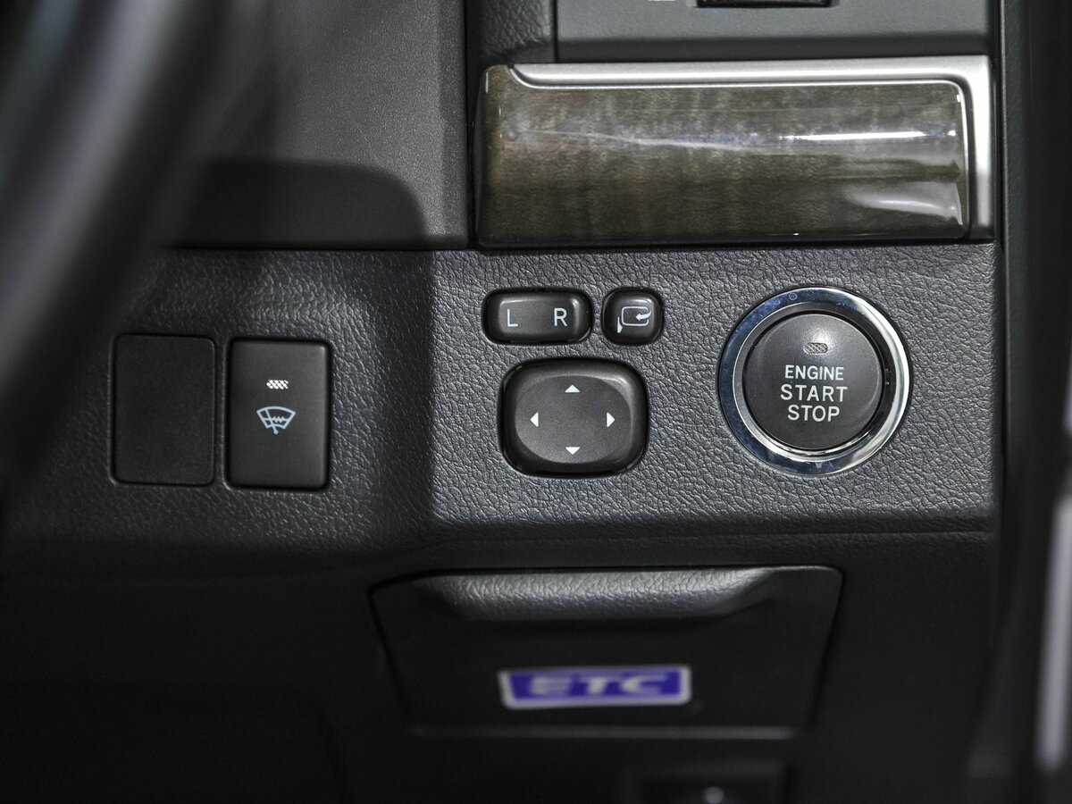 Toyota Mark X 2016 года с пробегом. Фото: #12