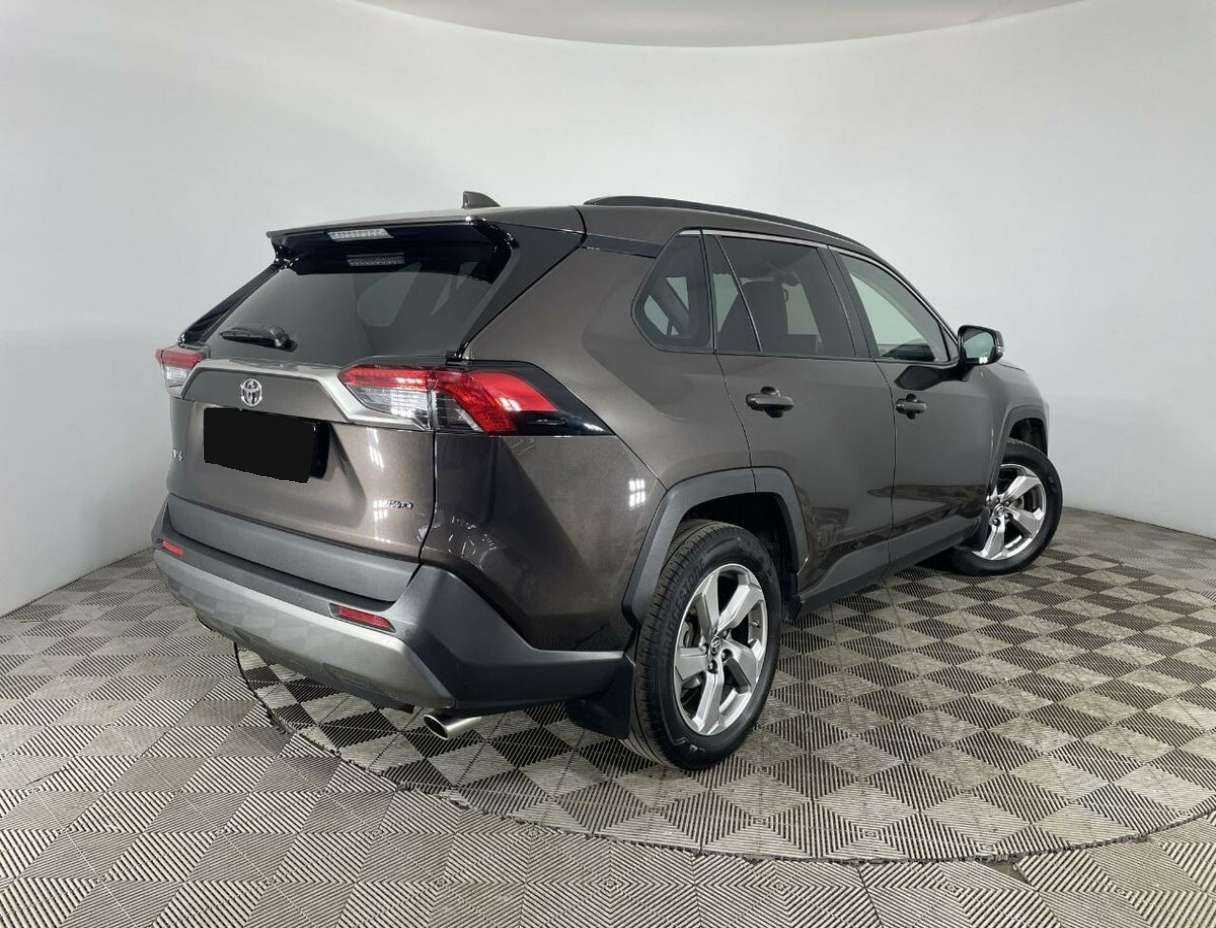 Toyota RAV4 2019 года с пробегом. Фото: #4