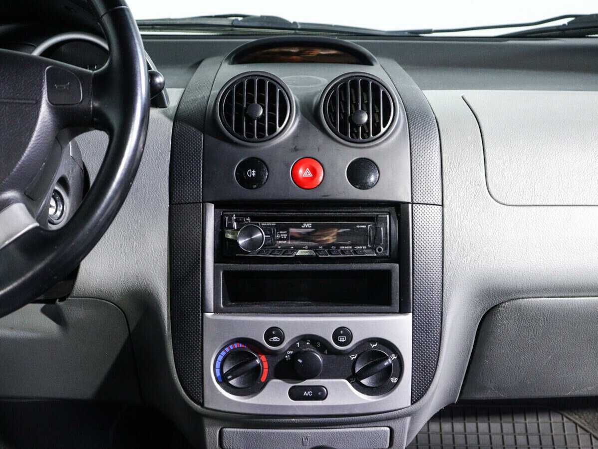 Chevrolet Aveo 2005 года с пробегом. Фото: #12