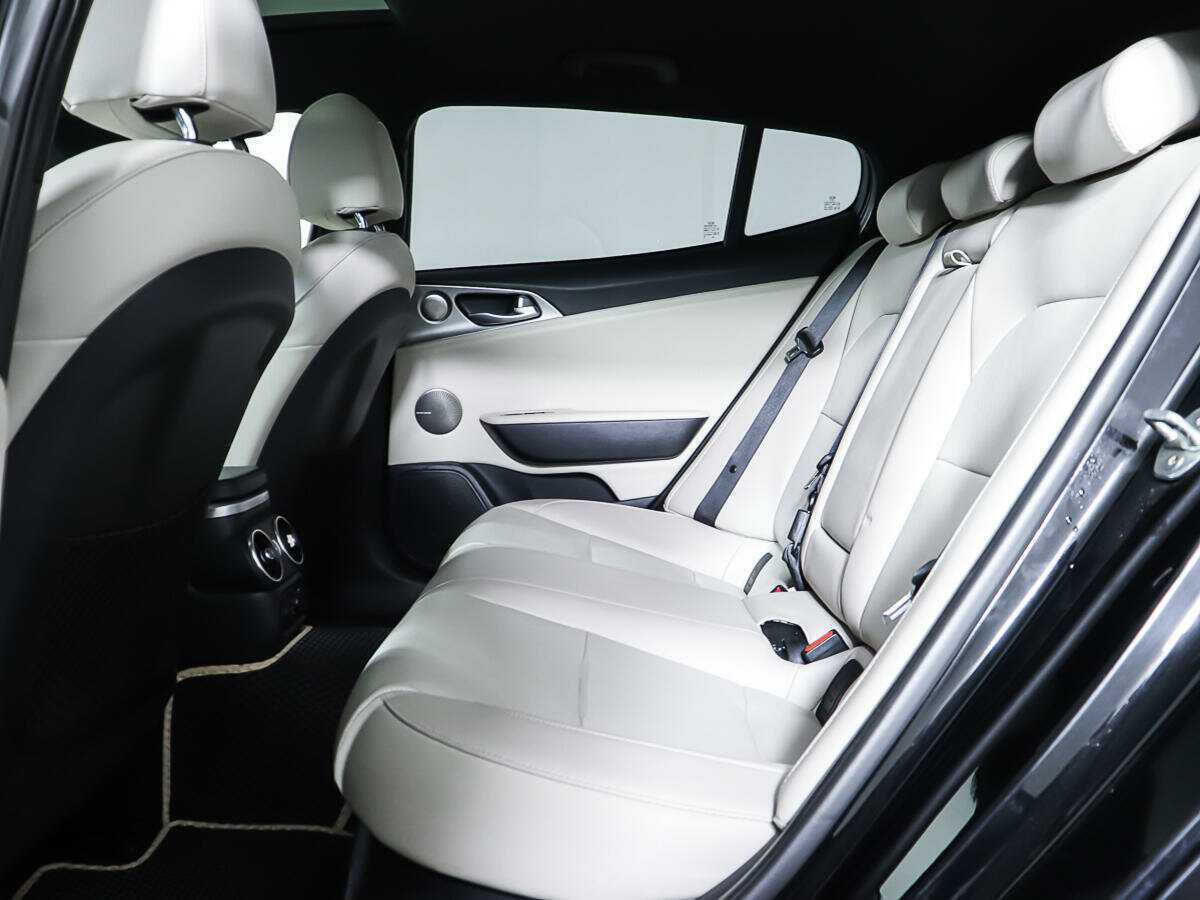 Kia Stinger 2018 года с пробегом. Фото: #9