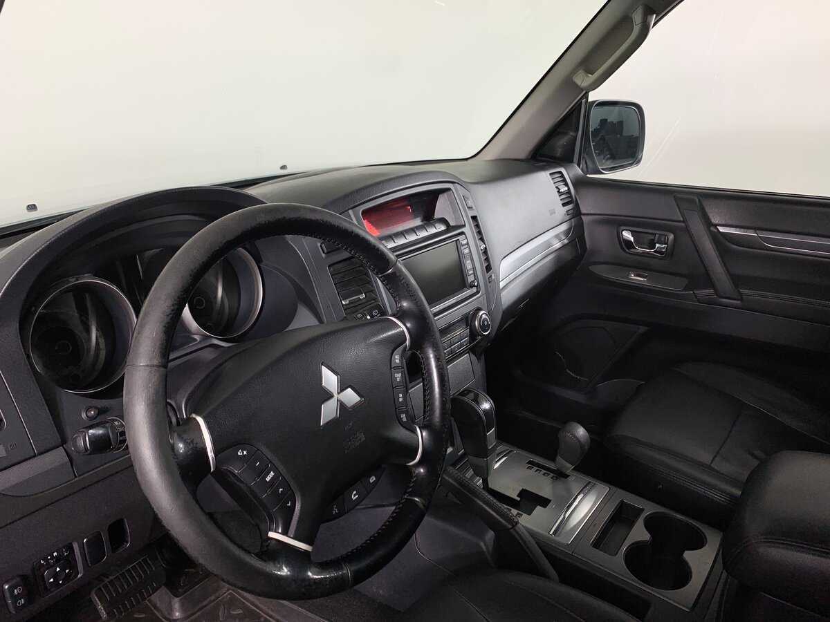 Mitsubishi Pajero 2011 года с пробегом. Фото: #10