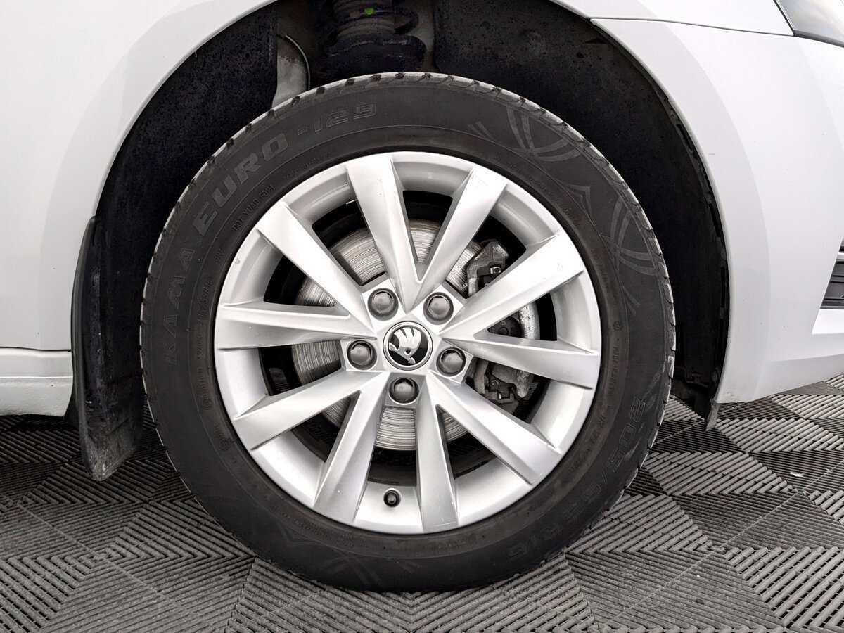 Skoda Octavia 2019 года с пробегом. Фото: #16