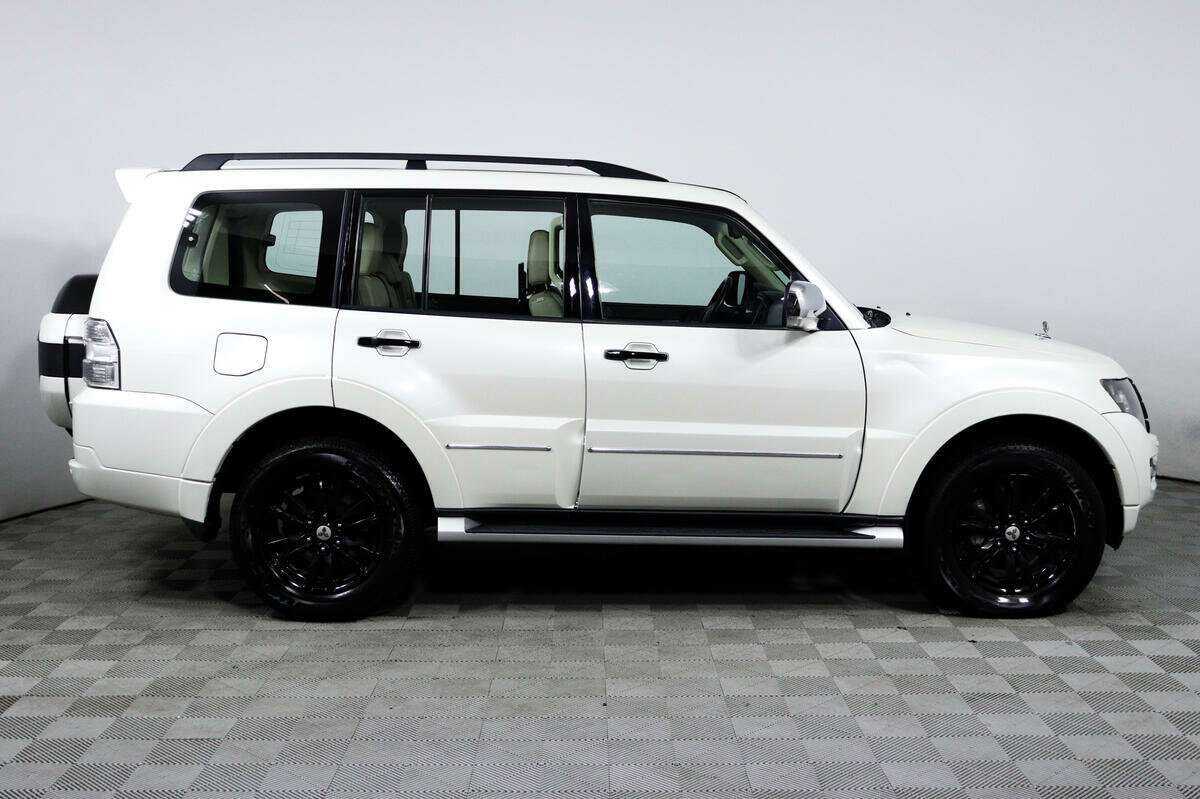 Mitsubishi Pajero 2019 года с пробегом. Фото: #3