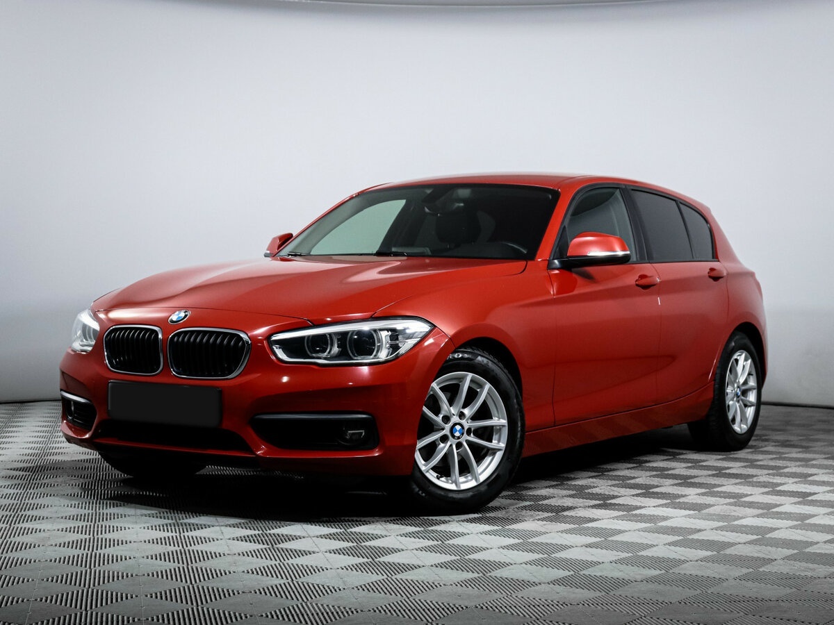 BMW 1 серии 2018 года с пробегом. Посмотреть фото