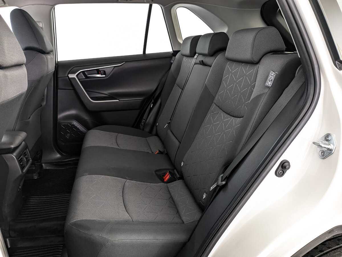 Toyota RAV4 2021 года с пробегом. Фото: #13