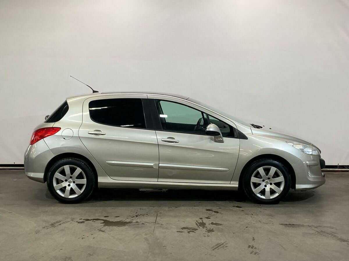 Peugeot 308 2008 года с пробегом. Фото: #3