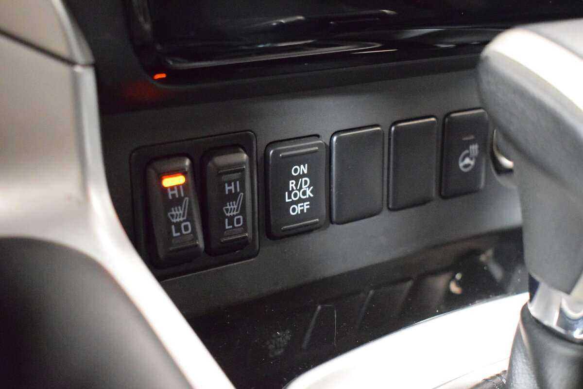 Mitsubishi Pajero Sport 2019 года с пробегом. Фото: #19