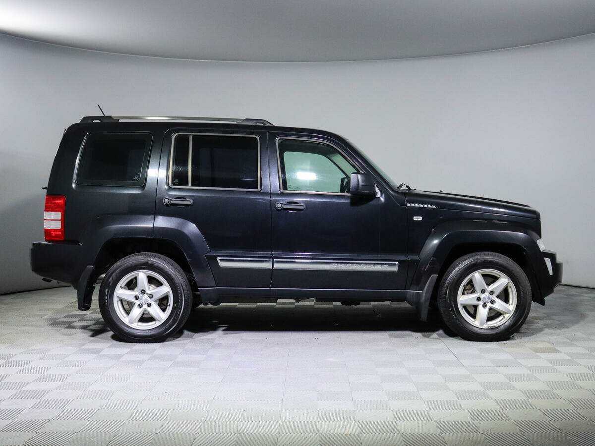 Jeep Cherokee 2010 года с пробегом. Фото: #2