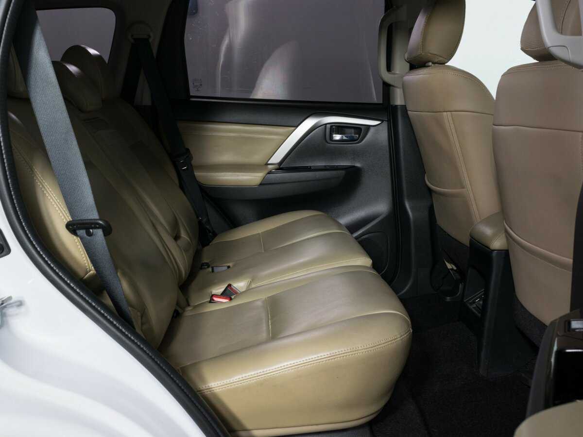 Mitsubishi Pajero Sport 2020 года с пробегом. Фото: #9