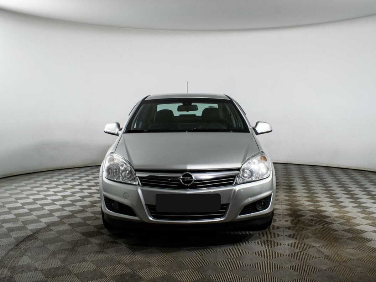 Opel Astra 2010 года с пробегом. Фото: #1