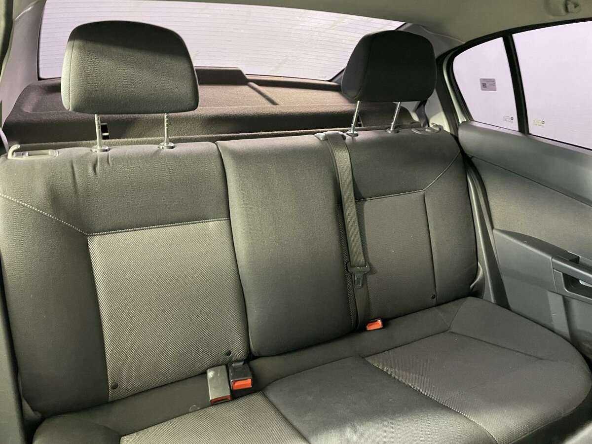 Opel Astra 2010 года с пробегом. Фото: #13