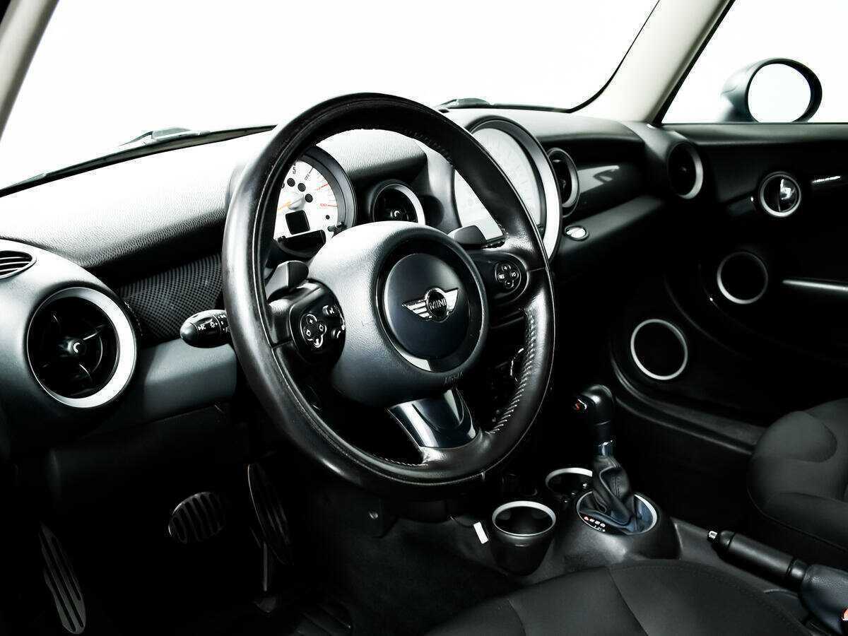 Mini Hatch 2011 года с пробегом. Фото: #12