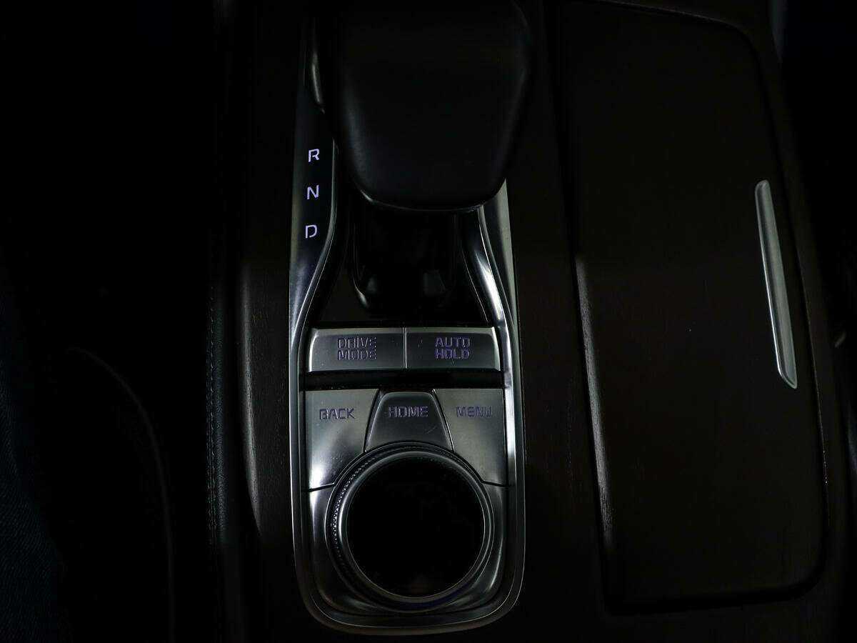 Kia K900 2019 года с пробегом. Фото: #29