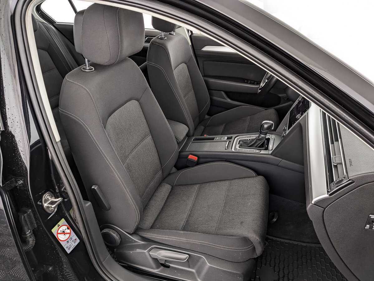 Volkswagen Passat 2018 года с пробегом. Фото: #19