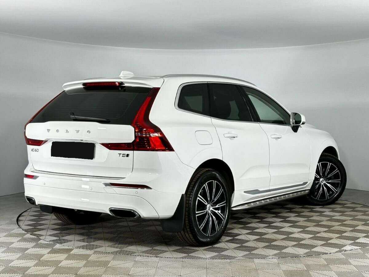 Volvo XC60 2021 года с пробегом. Фото: #1